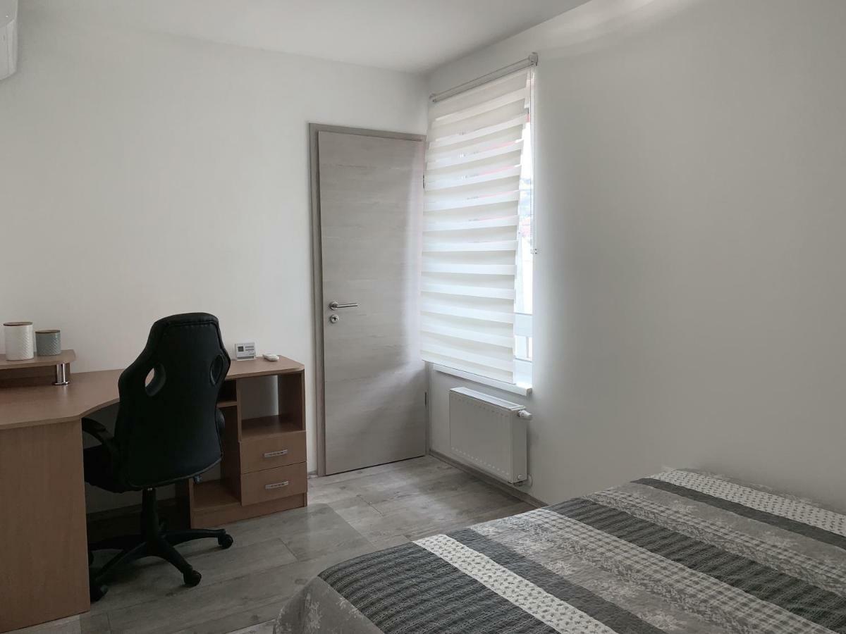 Exclusive Home - C. Apartman Πετς Εξωτερικό φωτογραφία