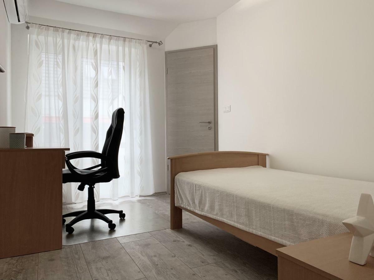 Exclusive Home - C. Apartman Πετς Εξωτερικό φωτογραφία